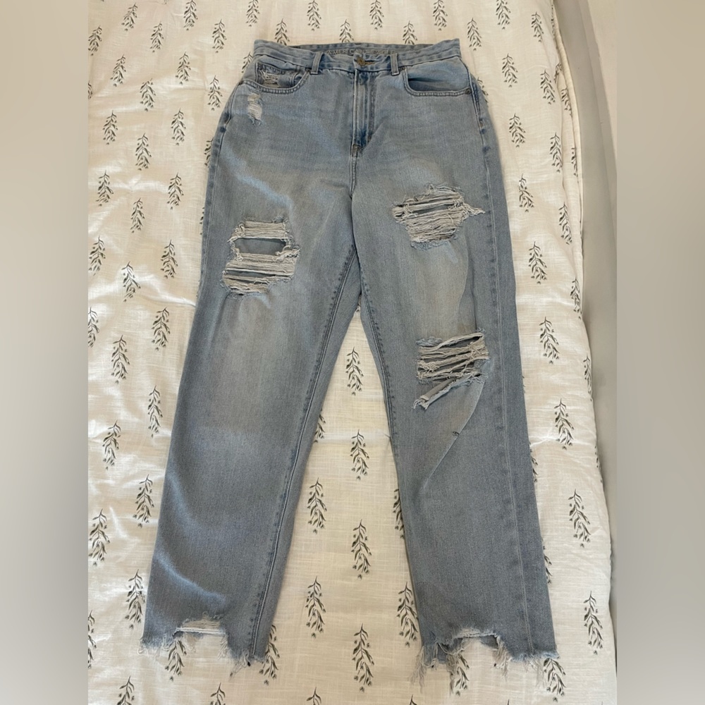 American Eagle Womens Mom Jeans. Size 8 R.